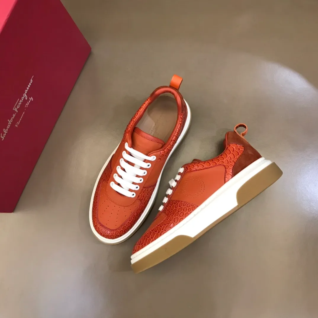 p420 "Salvatore Ferraga**" men's low-cut fashion sneakers. This casual shoe has a novel structure and is made of soft calfskin. The contrasting color elements on the upper highlight the bold and avant-garde atmosphere. The first-layer cowhide lining is high-end and comfortable. Energetic and fresh, these shoes can be worn with casual looks or add a touch of street style to elegant trousers.  Size: 38-44